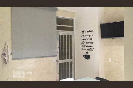 Casa à venda com 180m², 3 quartos e 2 vagas Casa à venda com 180m², 3 quartos e 2 vagasCozinha