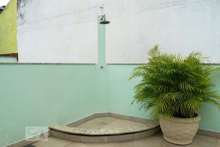 Casa à venda com 180m², 3 quartos e 2 vagas Casa à venda com 180m², 3 quartos e 2 vagasÁrea Externa
