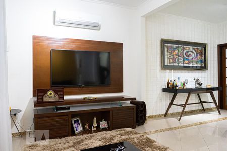 Sala de casa à venda com 3 quartos, 180m² em Vila da Penha, Rio de Janeiro