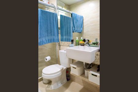Casa à venda com 180m², 3 quartos e 2 vagas Casa à venda com 180m², 3 quartos e 2 vagasBanheiro da Suíte
