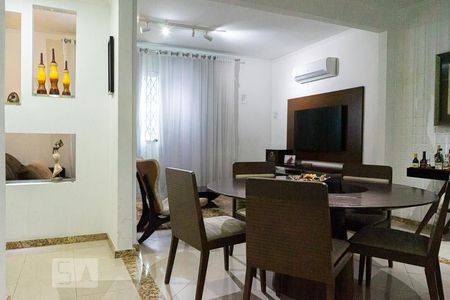 Sala de casa à venda com 3 quartos, 180m² em Vila da Penha, Rio de Janeiro