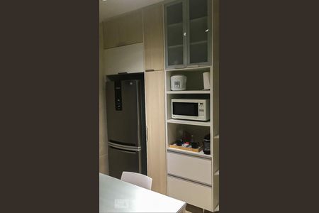 Casa à venda com 180m², 3 quartos e 2 vagas Casa à venda com 180m², 3 quartos e 2 vagasCozinha