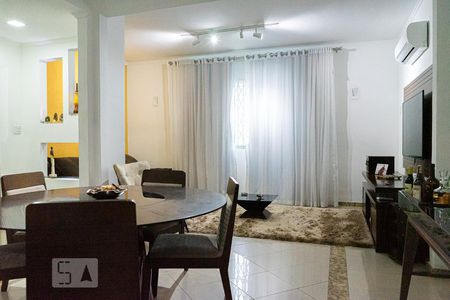 Sala de casa à venda com 3 quartos, 180m² em Vila da Penha, Rio de Janeiro