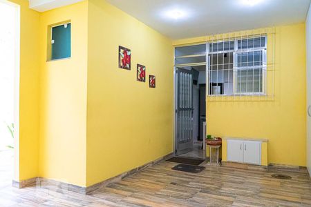 Casa à venda com 180m², 3 quartos e 2 vagas Casa à venda com 180m², 3 quartos e 2 vagasÁrea de Serviço