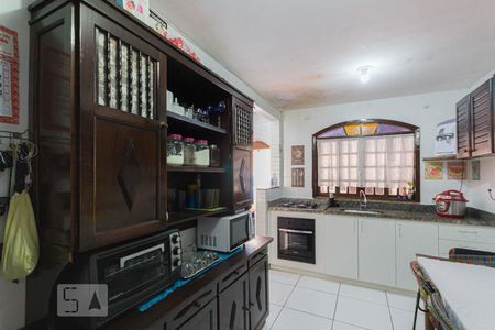 Casa à venda com 280m², 4 quartos e 6 vagas Casa à venda com 280m², 4 quartos e 6 vagasCozinha