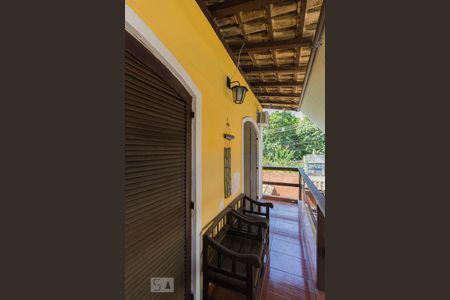 Casa à venda com 280m², 4 quartos e 6 vagas Casa à venda com 280m², 4 quartos e 6 vagasVaranda Quarto 1 e Quarto 2