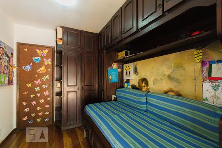 Casa à venda com 280m², 4 quartos e 6 vagas Casa à venda com 280m², 4 quartos e 6 vagasQuarto 1