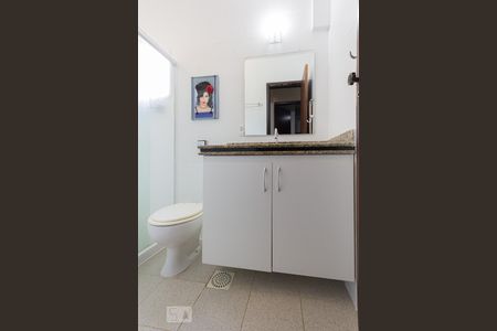 Casa à venda com 280m², 4 quartos e 6 vagas Casa à venda com 280m², 4 quartos e 6 vagasBanheiro Social