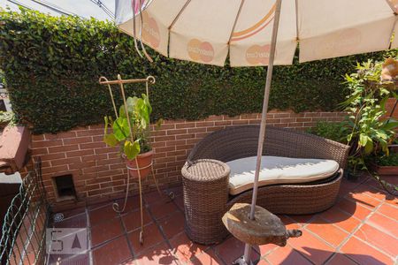 Casa à venda com 280m², 4 quartos e 6 vagas Casa à venda com 280m², 4 quartos e 6 vagasVaranda de Entrada (1º andar)