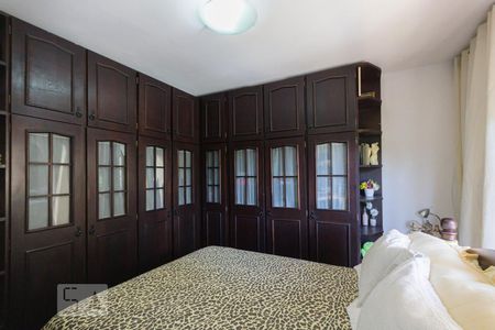 Casa à venda com 280m², 4 quartos e 6 vagas Casa à venda com 280m², 4 quartos e 6 vagasQuarto 3 - Suíte