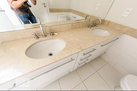 Apartamento para alugar com 164m², 4 quartos e 2 vagasBanheiro - Suite 3