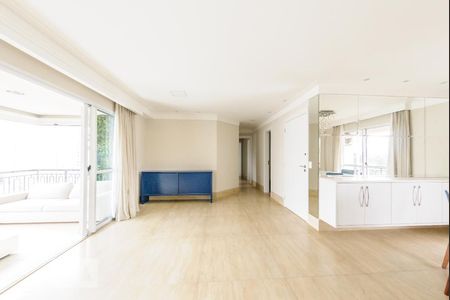 Sala de apartamento para alugar com 4 quartos, 164m² em Cambuí, Campinas