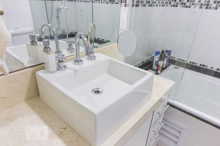 Apartamento à venda com 326m², 4 quartos e 4 vagasBanheiro Suite 1