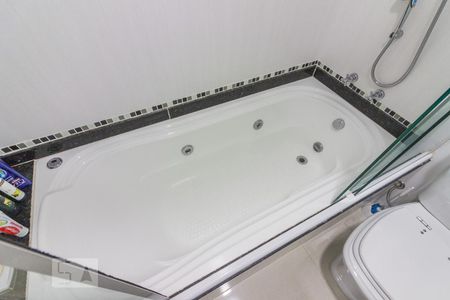 Apartamento à venda com 326m², 4 quartos e 4 vagasBanheiro Suite 1