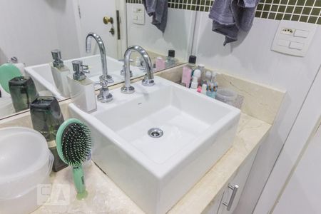 Apartamento à venda com 326m², 4 quartos e 4 vagasBanheiro Suite Master