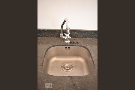 Casa à venda com 200m², 2 quartos e 2 vagas