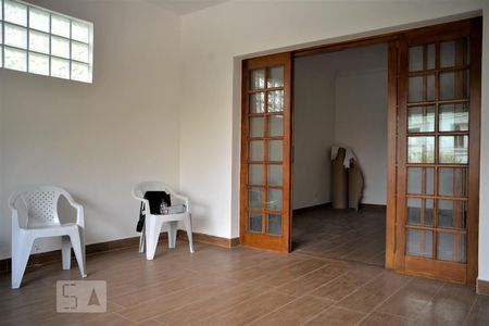 Casa à venda com 200m², 2 quartos e 2 vagas