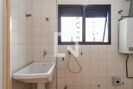 Apartamento à venda com 156m², 4 quartos e 2 vagas Apartamento à venda com 156m², 4 quartos e 2 vagasÁrea de Serviço