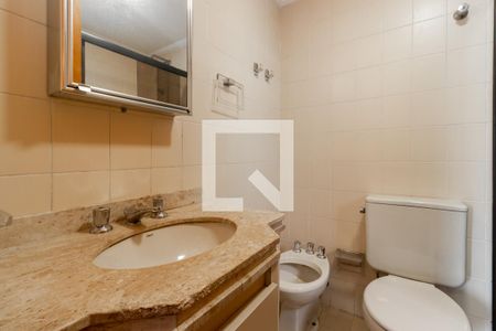 Apartamento à venda com 156m², 4 quartos e 2 vagas Apartamento à venda com 156m², 4 quartos e 2 vagasBanheiro Suíte 1
