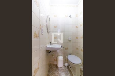 Casa para alugar com 80m², 3 quartos e 1 vaga Casa para alugar com 80m², 3 quartos e 1 vagaBanheiro externo