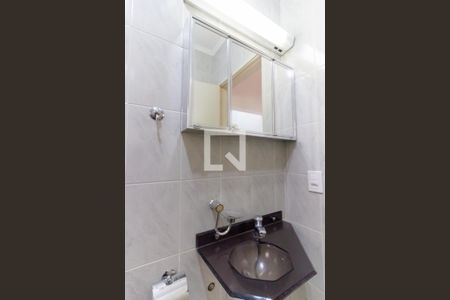 Casa para alugar com 80m², 3 quartos e 1 vaga Casa para alugar com 80m², 3 quartos e 1 vagaBanheiro Social