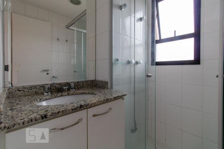 Banheiro de apartamento para alugar com 1 quarto, 42m² em Pinheiros, São Paulo
