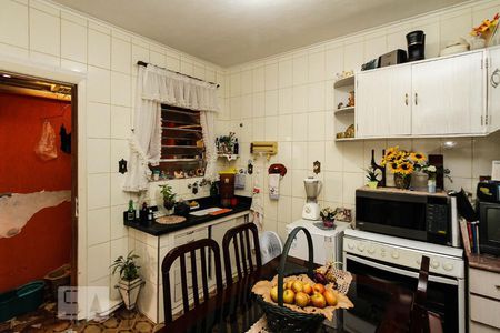 Casa à venda com 60m², 2 quartos e 2 vagasCozinha da edícula