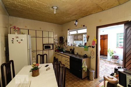 Casa à venda com 60m², 2 quartos e 2 vagasCozinha