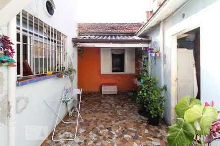 Casa à venda com 60m², 2 quartos e 2 vagasQuintal