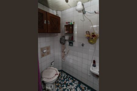 Casa à venda com 60m², 2 quartos e 2 vagasBanheiro da edicula