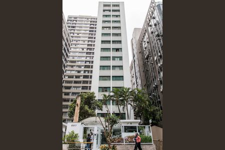 Apartamento para alugar com 74m², 2 quartos e 1 vaga Apartamento para alugar com 74m², 2 quartos e 1 vagaFachada