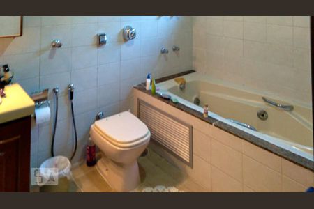 Banheiro de casa à venda com 6 quartos, 350m² em Bela Vista, Osasco