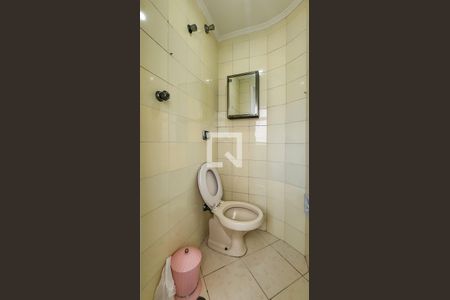 Apartamento para alugar com 68m², 2 quartos e 1 vagaÁrea de Serviço - Banheiro