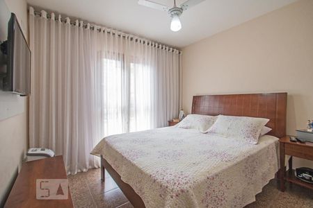 Casa à venda com 4 quartos, 180m² em Cupecê, São Paulo