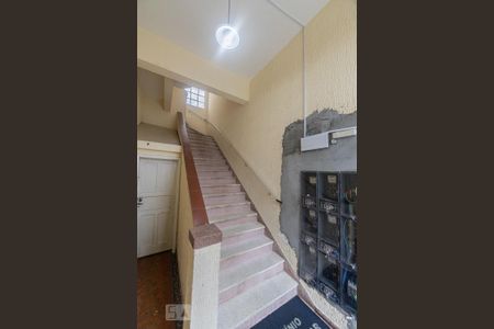 Escada de apartamento para alugar com 1 quarto, 54m² em Mooca, São Paulo