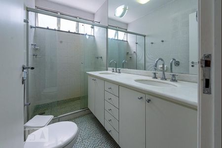 Apartamento para alugar com 80m², 2 quartos e sem vagaBanheiro