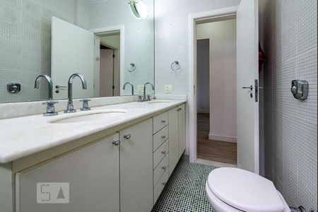 Apartamento para alugar com 80m², 2 quartos e sem vagaBanheiro