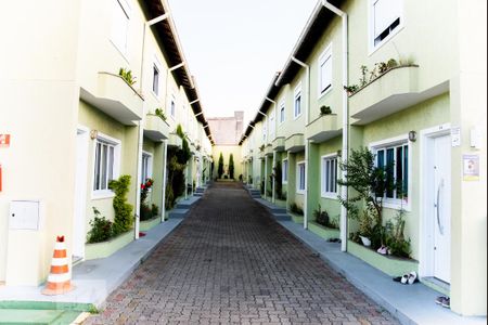 Fachada de casa para alugar com 2 quartos, 65m² em Vila Bancária, São Paulo