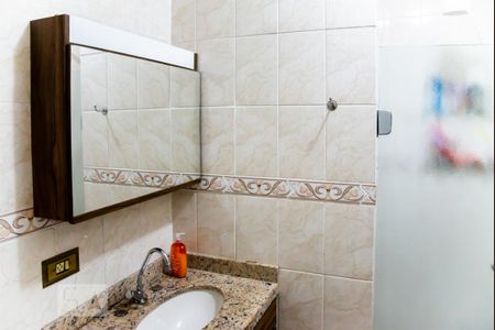 Banheiro 1 de casa para alugar com 2 quartos, 65m² em Vila Bancária, São Paulo