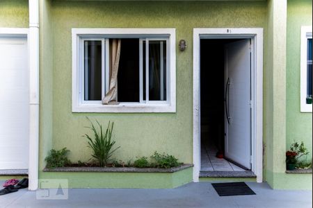 Casa para alugar com 65m², 2 quartos e 1 vaga Casa para alugar com 65m², 2 quartos e 1 vagaFachada