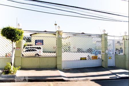 Casa para alugar com 65m², 2 quartos e 1 vaga Casa para alugar com 65m², 2 quartos e 1 vagaFachada