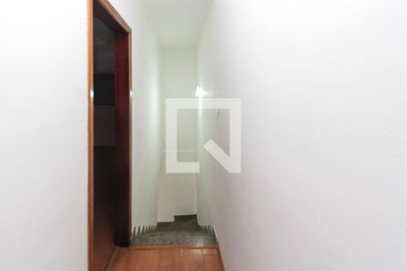 Corredor dos quarto de casa para alugar com 2 quartos, 94m² em São Lucas, São Paulo