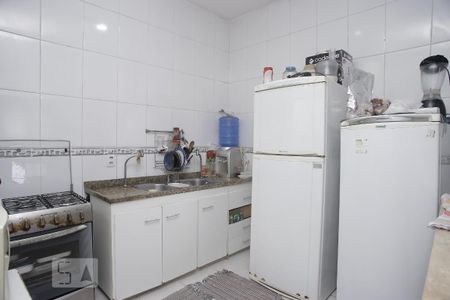 Casa para alugar com 110m², 3 quartos e 2 vagasCozinha