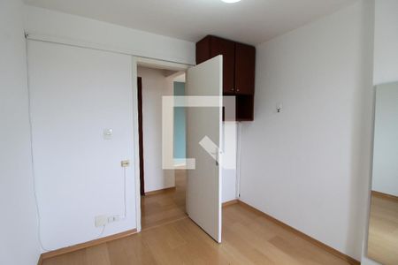 Quarto 1 de apartamento para alugar com 3 quartos, 81m² em Vila Albano, São Paulo