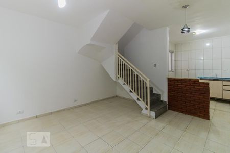 Sala de CasaCondominio com 2 quartos, 75m² Vila Dalila