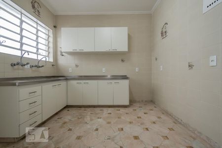 Casa para alugar com 250m², 3 quartos e 3 vagasCozinha