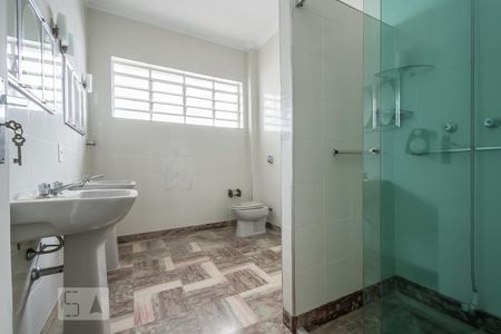 Casa para alugar com 250m², 3 quartos e 3 vagasBanheiro 1