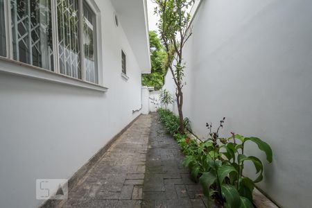 Casa para alugar com 250m², 3 quartos e 3 vagasCorredor Lateral