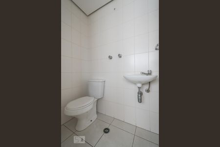 Apartamento para alugar com 110m², 2 quartos e 2 vagas Apartamento para alugar com 110m², 2 quartos e 2 vagasBanheiro de Serviço