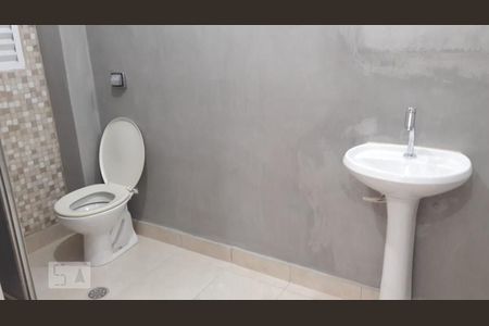 Banheiro de apartamento para alugar com 1 quarto, 50m² em Bela Vista, São Paulo